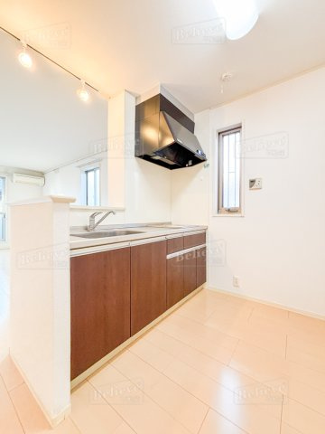 ヴィルヌーブのキッチン|2口IHコンロ付のシステムキッチンです♪