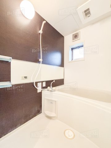 ヴィルヌーブの浴室|追い焚き・浴室乾燥機付きのお風呂です♪