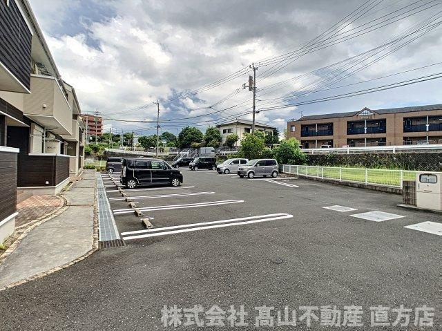 メゾン下境Ｂの駐車場