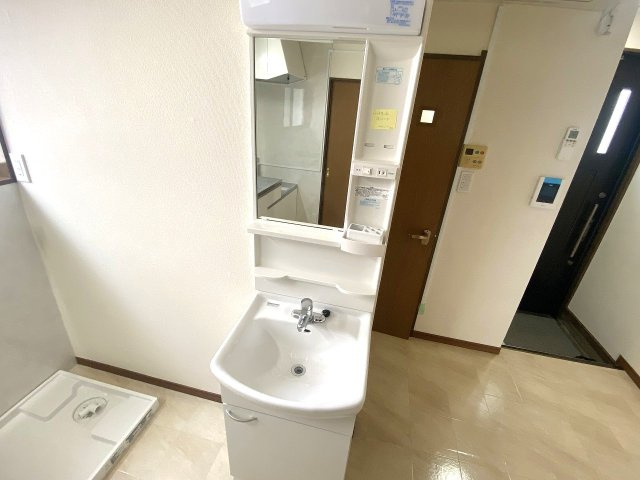 鈴木アパートの洗面所