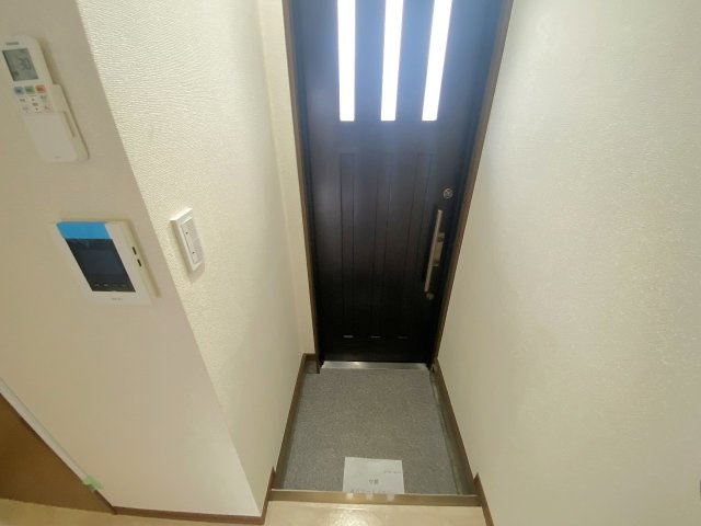 鈴木アパートの玄関