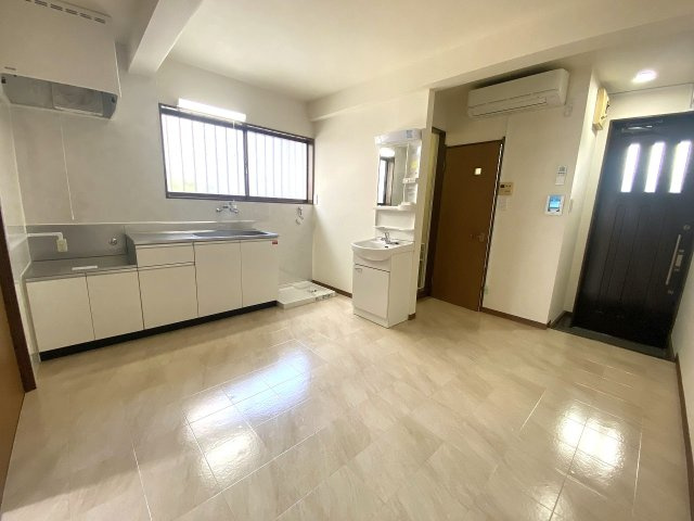 鈴木アパートの居間・リビング