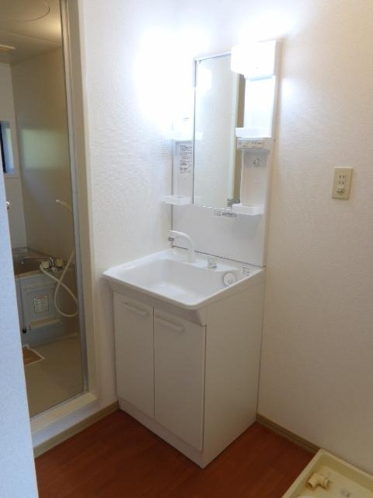 エスポアール翠 A棟の独立洗面台|洗髪洗面化粧台