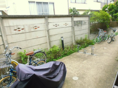 【その他共用部分】 | コンフォートⅡ | 自転車置き場。