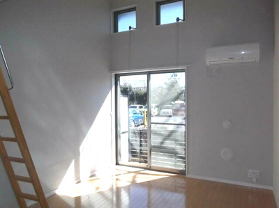 【居間・リビング】 | コンフォートⅡ | 8.8帖の洋室。