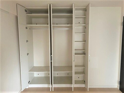 【収納】 | サーパス諏訪町 | 洋室7.0畳のクロゼット