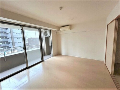 【居間・リビング】 | サーパス諏訪町 | LDK16.6畳