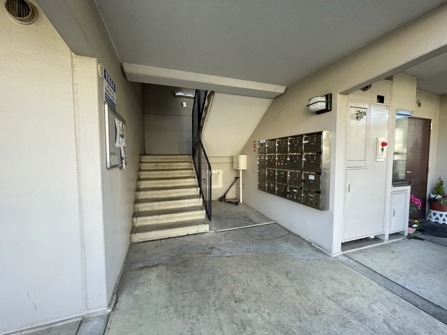 メゾンベール桜台のエントランス