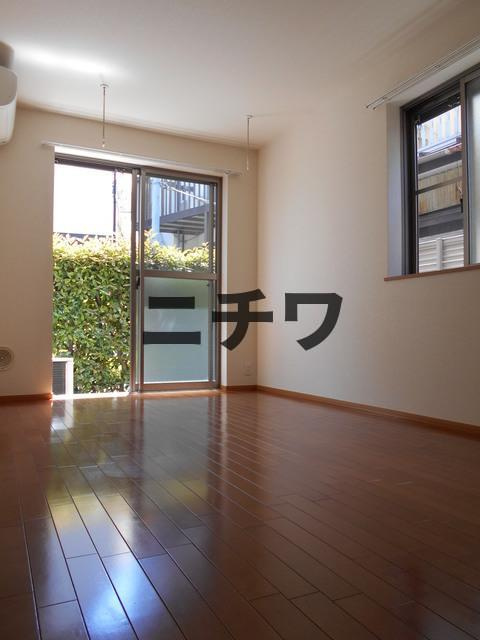 メゾン・ド・エスポワールの居間・リビング|★洋室★