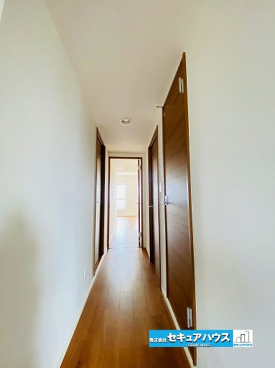 メイツ大府のその他|【廊下】
◆木目調の建具とフローリングが調和した明るい廊下スペースです。　　　　　　　　　　　　　　　　　　　　　　　　　　　　　　　　　　　　　　　　　　　　　　　　　　　　　　　　　　　　　　　　