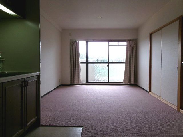 ユニライフ明石の居間・リビング