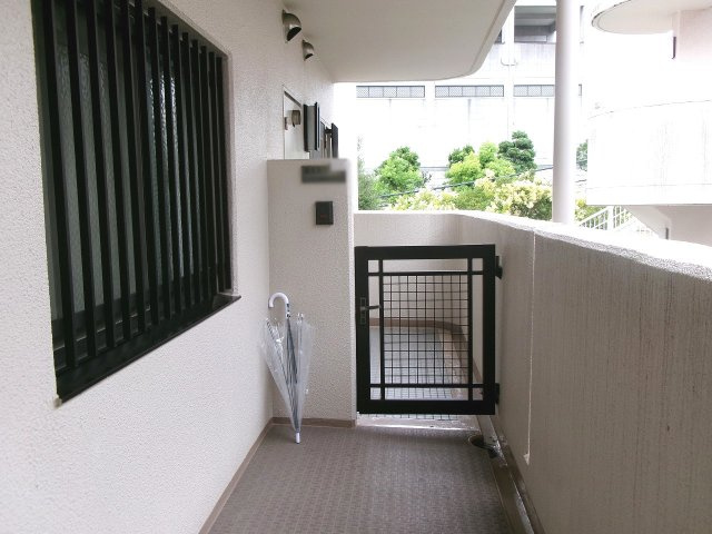 ユニライフ明石のエントランス