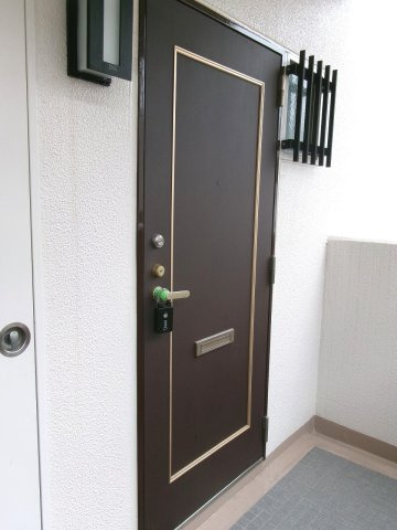 ユニライフ明石の玄関