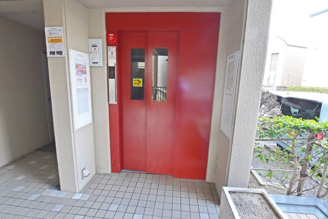 伊丹レックスマンションのその他|エレベーターの現地外観写真です。