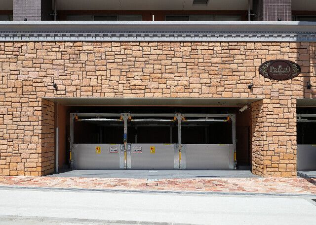 プレジオ弁天町EUROの駐車場