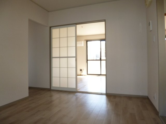 ロイヤルガーデンCのキッチン|ダイニングキッチン