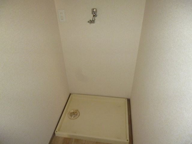 ロイヤルガーデンCのその他|洗濯機置き場