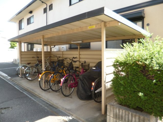 ロイヤルガーデンCのその他共用部分|自転車置き場