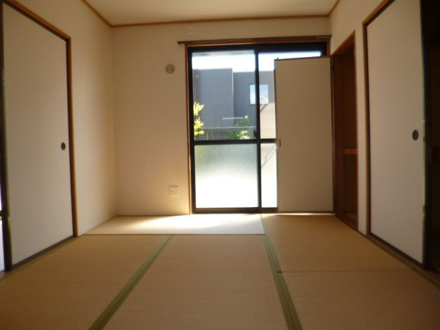 ロイヤルガーデンCの収納|和室→洋室変更