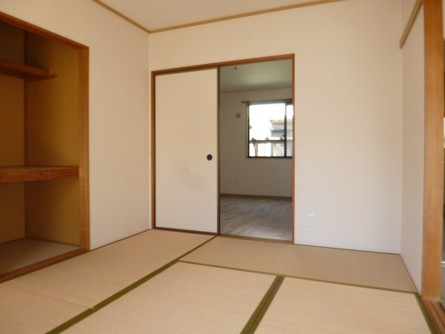 ロイヤルガーデンCの洋室|和室→洋室変更