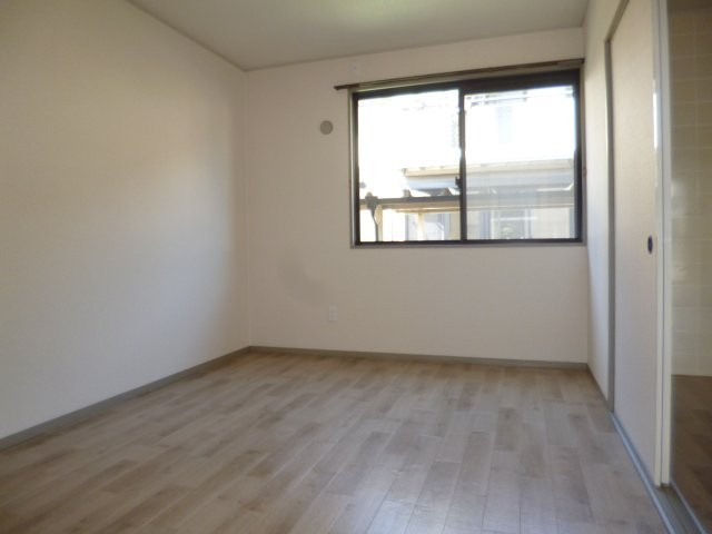 ロイヤルガーデンCの寝室|洋室