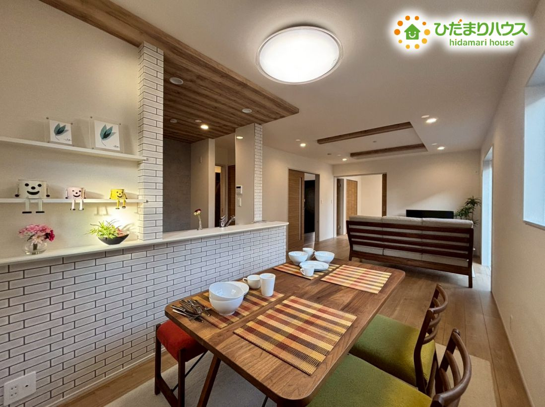 行田市持田4丁目　新築一戸建て　ブルーミングガーデン　01の居間・リビング