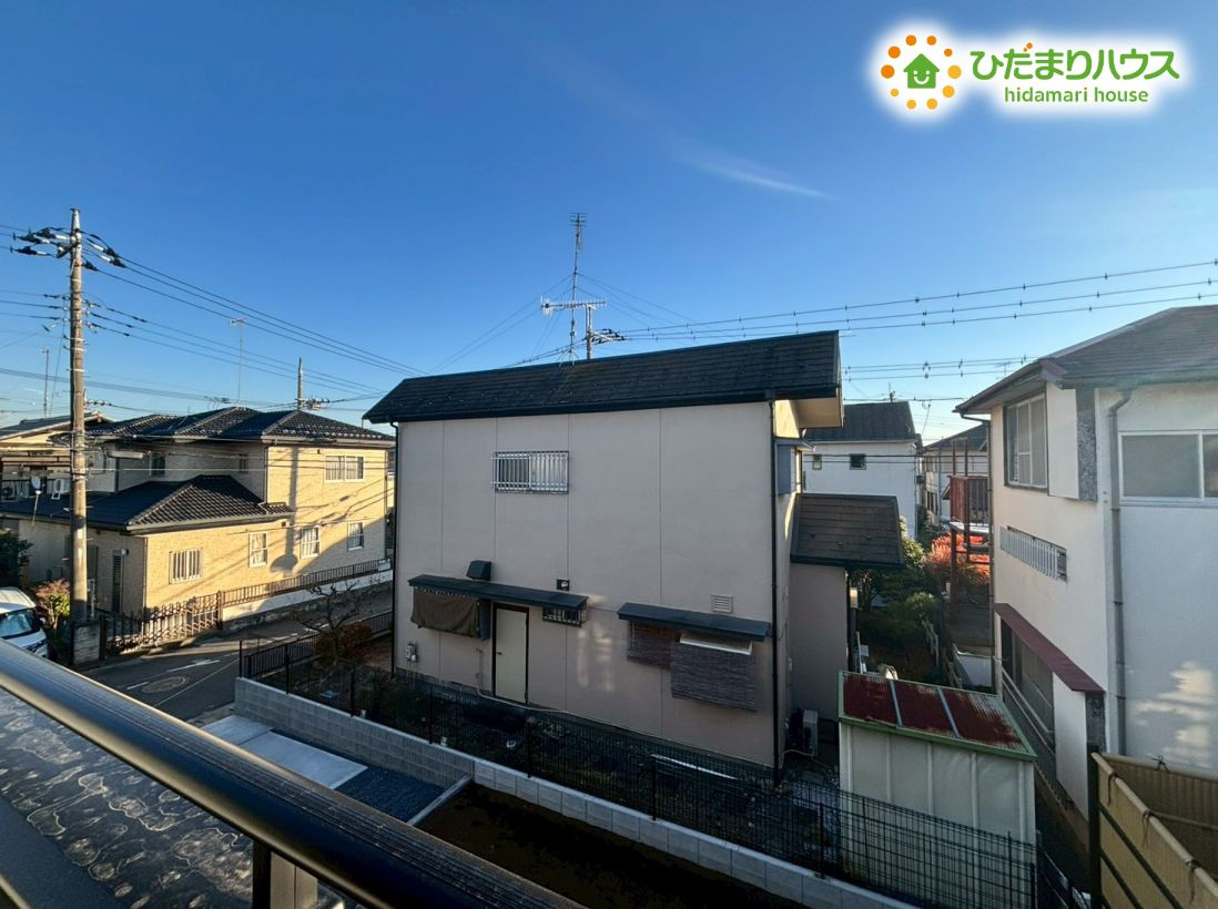 行田市持田4丁目　新築一戸建て　ブルーミングガーデン　01の展望|バルコニーからは周囲の穏やかな住宅街が見渡せ、開放的な景色が広がっています！
高い建物が視界を遮らないので、夜には星空を眺めて一息つくのも素敵ですね。