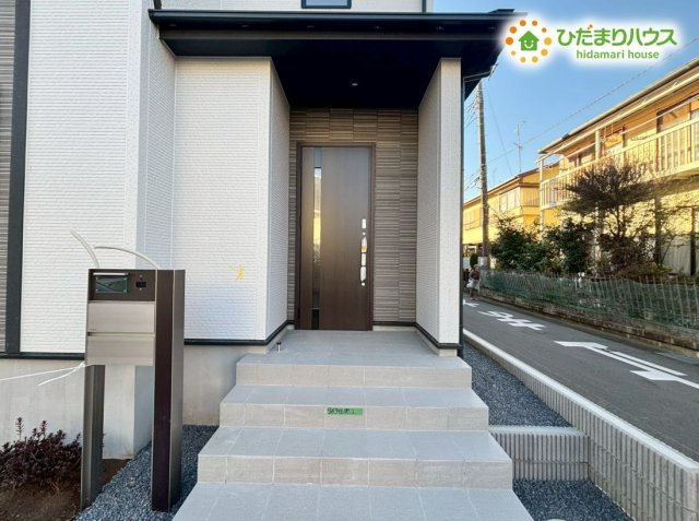 行田市持田4丁目　新築一戸建て　ブルーミングガーデン　01の玄関