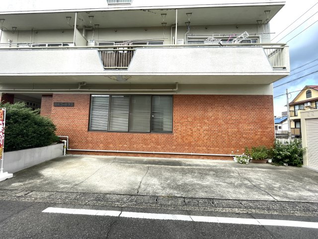 昭栄コーポラスの外観