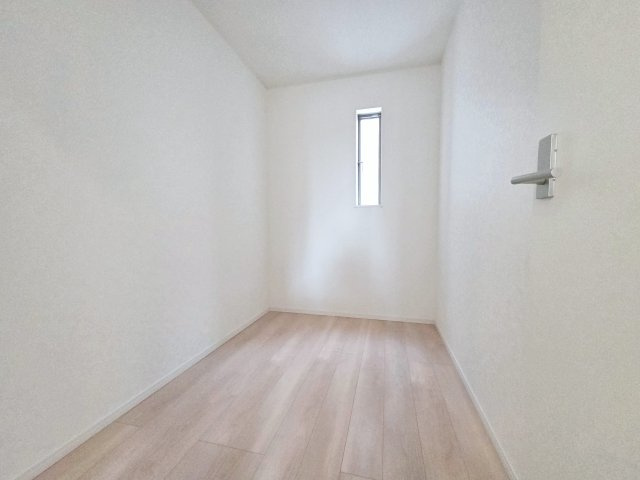 【収納】 | 東海市富貴ノ台第6　3号棟 | 季節ものの収納に便利な2階納戸