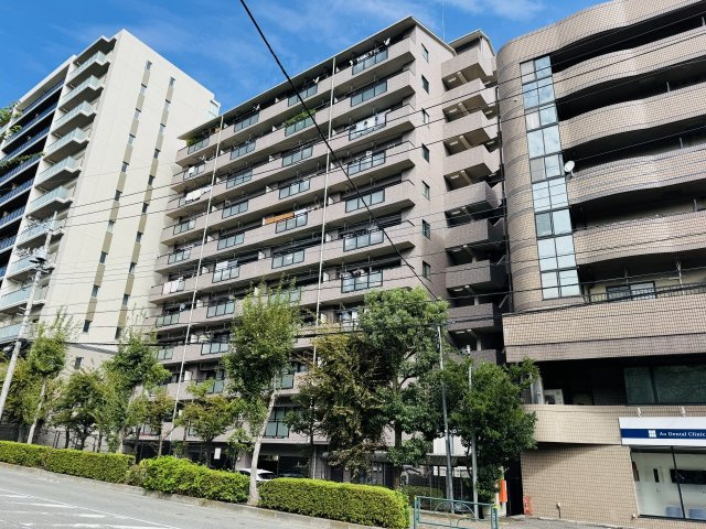 すまいる館京王北野の外観|～北野駅徒歩3分の好立地！　駅から平坦な道のり　11階建て最上階の東南角住戸～