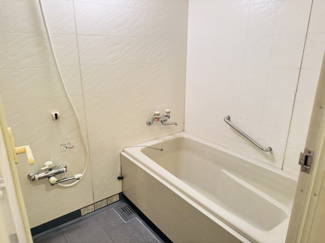 すまいる館京王北野の浴室|～のびのびくつろげるバスルーム　１日の締めくくりに癒やしのバスタイムを～