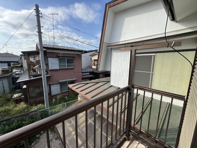 -三丁目不動産-深谷市東方　中古戸建のバルコニー