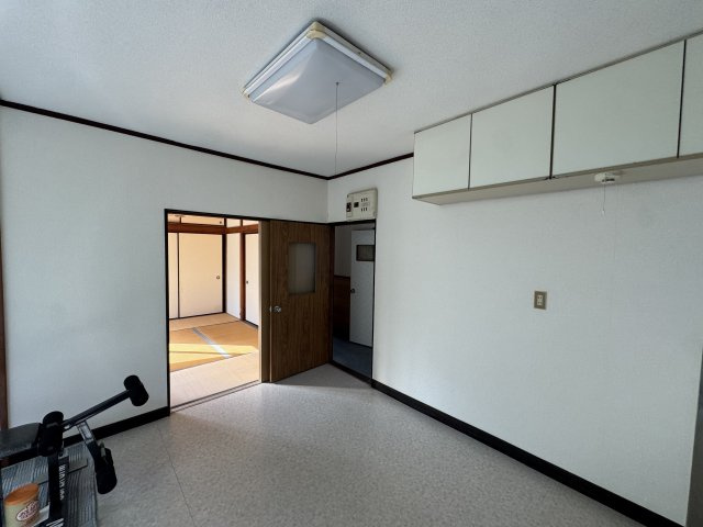 -三丁目不動産-深谷市東方　中古戸建の居間・リビング