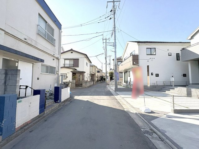 【前面道路含む現地写真】 | 新座市栗原1丁目　新築一戸建住宅　全4棟　(保谷店) | 落ち着いた住環境で子育てを