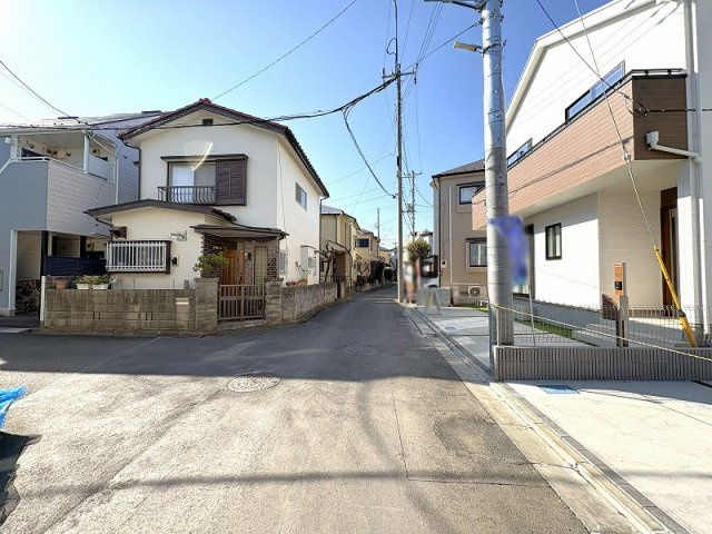 【前面道路含む現地写真】 | 新座市栗原1丁目　新築一戸建住宅　全4棟　(保谷店) | 都心部へ好アクセス　豊かな住環境