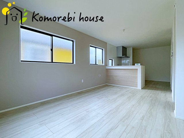 さいたま市大宮区堀の内町　1期　新築一戸建て　スタイル　01の居間・リビング