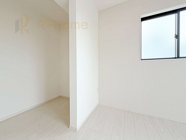 牛久市牛久町7期　新築戸建て　5号棟の収納|人気のウォークインクローゼット！アウター類はもちろん、季節ものや寝具も収納できます！