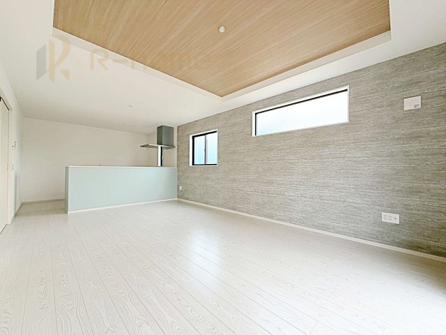 牛久市牛久町7期　新築戸建て　5号棟の居間・リビング|広々としたLDK♪充分な広さがあり、ご家族でインテリアのレイアウトを考えるのも楽しみですね！