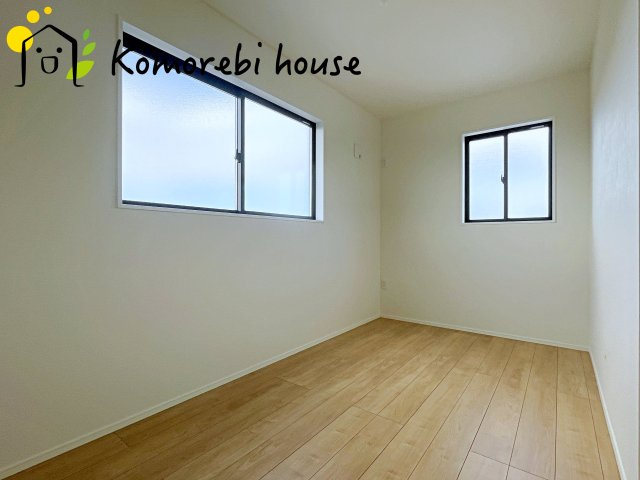 さいたま市大宮区堀の内町　1期　新築一戸建て　スタイル　02の洋室|5.5帖の洋室♪
2面採光で暖かい陽が居室内に入ります♪