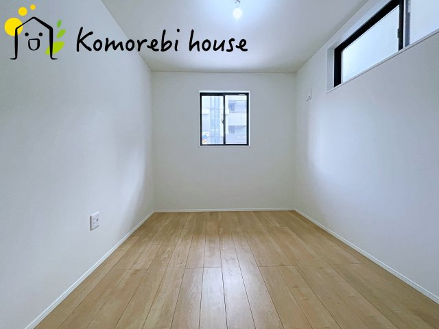 さいたま市大宮区堀の内町　1期　新築一戸建て　スタイル　02の子供部屋|1階洋室は5.6帖の広さ。
お子様のお部屋としても、帰りの遅いご主人様の寝室としてもいいですね♪