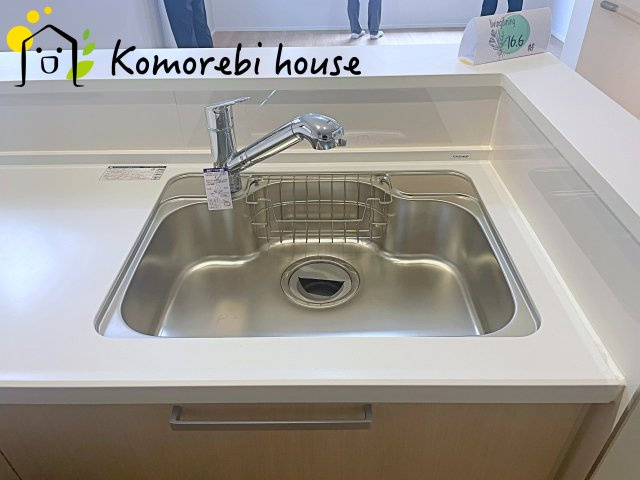 さいたま市大宮区堀の内町　1期　新築一戸建て　スタイル　02のキッチン|ご家族分の洗い物がスムーズにできる広めのシンク♪
掃除もしやすく綺麗を保てます♪