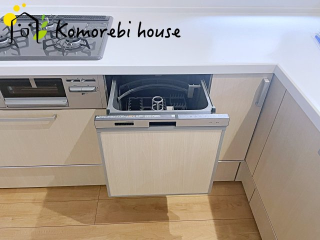 さいたま市大宮区堀の内町　1期　新築一戸建て　スタイル　02のキッチン|主婦の味方、食器洗浄乾燥機♪
ササッとすすいで食洗機へいれてスイッチオン！あっという間に綺麗になります♪