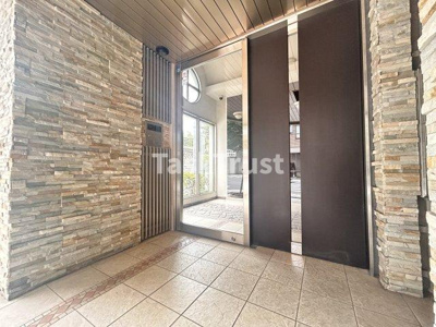 【エントランス】 | アリス・マナーガーデン谷町