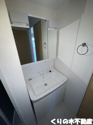 【独立洗面台】 | クラール東村　Ｄ | 朝の支度にも助かる、独立の洗髪洗面化粧台