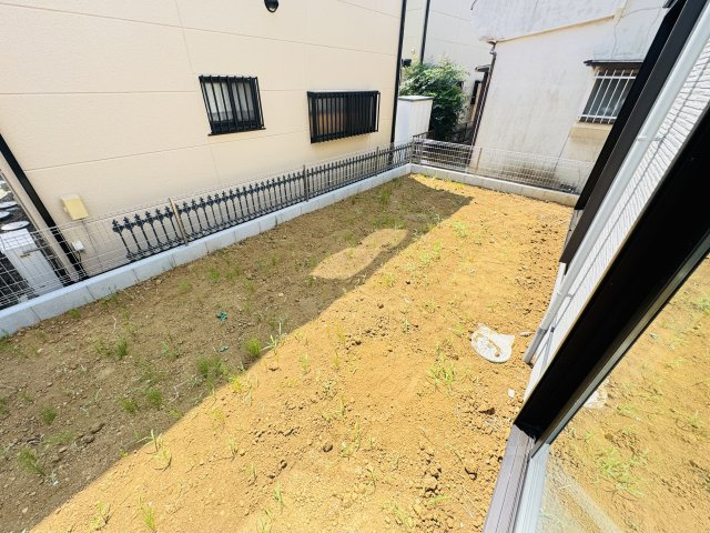 【庭】 | 松戸市六高台５丁目新築戸建【六実小学校：5分】 | 南東側庭スペース