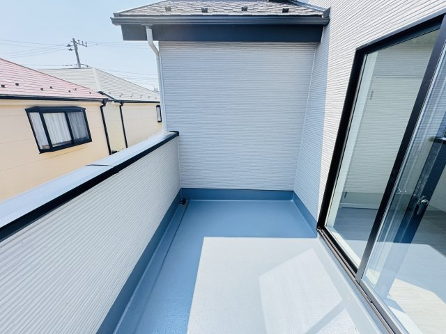 【バルコニー】 | 松戸市六高台５丁目新築戸建【六実小学校：5分】 | 南東向きルーフバルコニー・日当たり良好♪