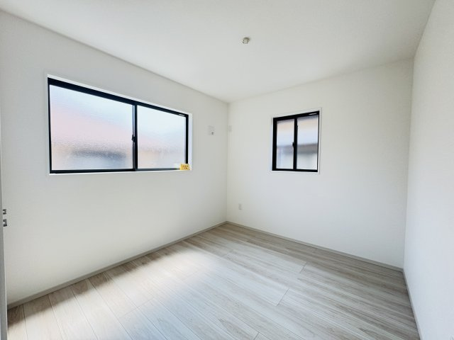 【洋室】 | 松戸市六高台５丁目新築戸建【六実小学校：5分】 | 5.2帖洋室