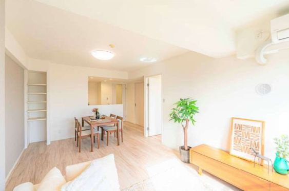 仲介手数料無料　レクシオ西所沢の居間・リビング