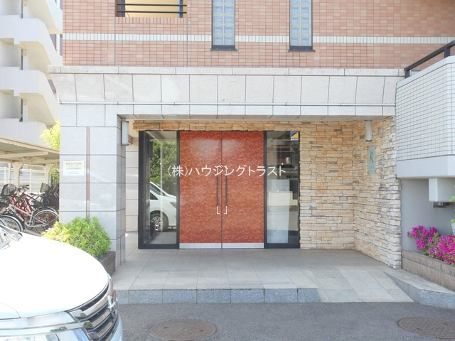 仲介手数料無料　レクシオ西所沢のエントランス